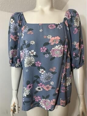 Candace Cameron Bure Womens Medium Blue Pink Floral Top Elastic Smocking